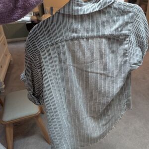 Striped Short-Sleeve Button-Down Shirt in Black and White